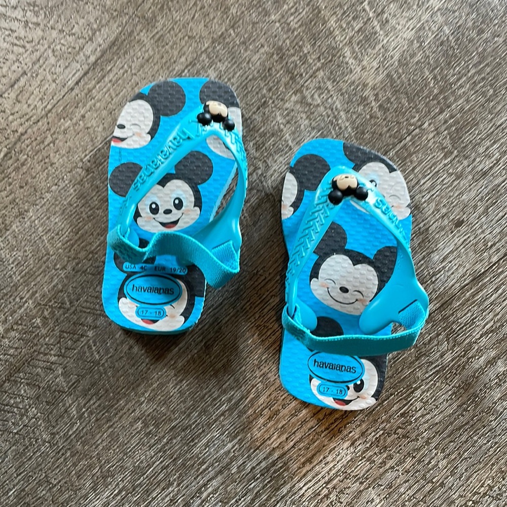 Havaianas Unisex-Child Disney Classics (Baby Mickey) Flip Flop Sandal - 4C